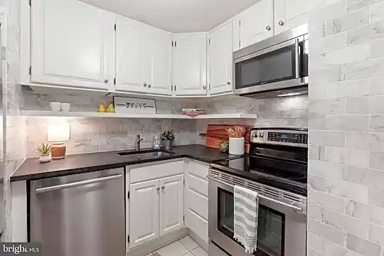 1331 Vermont Ave NW #B - Washington, DC - Photo 9