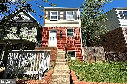 1344 Valley Pl SE - Washington, DC - Photo 1