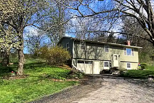 377 Satterly Rd - Ferrisburgh, VT - Photo 1
