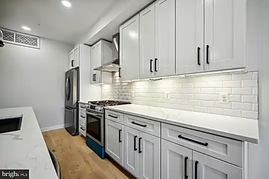 1364 Perry Pl NW #2 - Washington, DC - Photo 8