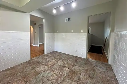 6911 Pine Ridge Dr - Saint Louis, MO - Photo 8