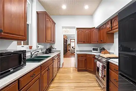 922 Russell Blvd - Saint Louis, MO - Photo 7