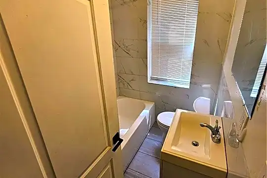 2126 Maury Ave #1S - Saint Louis, MO - Photo 9