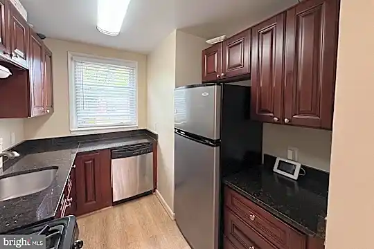 1344 Valley Pl SE - Washington, DC - Photo 10