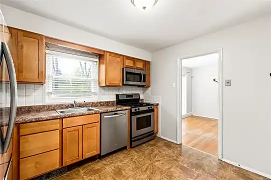 767 Wenneker Dr - Saint Louis, MO - Photo 11