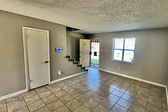 3799 Carnes Ave - Memphis, TN - Photo 3