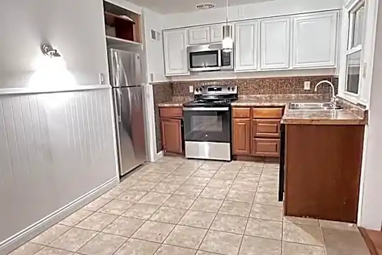 607 Ludlow Dr - Saint Louis, MO - Photo 2