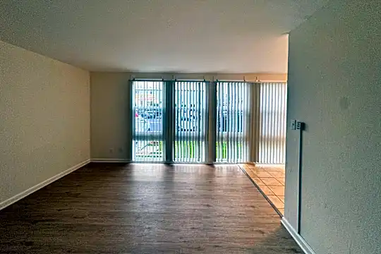251 La Pala Dr unit Unit 1 - San Jose, CA - Photo 6