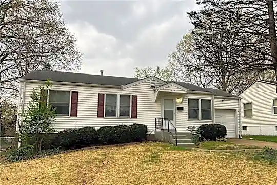 1134 Laire Dr - Saint Louis, MO - Photo 1