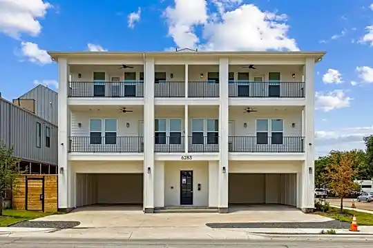6283 La Vista Dr #202 - Dallas, TX - Photo 2