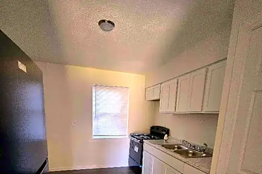 1699 Pendleton St - Memphis, TN - Photo 4