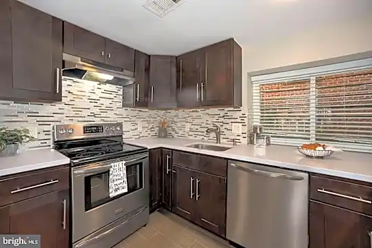 515 Oakwood St SE #BSMT - Washington, DC - Photo 7
