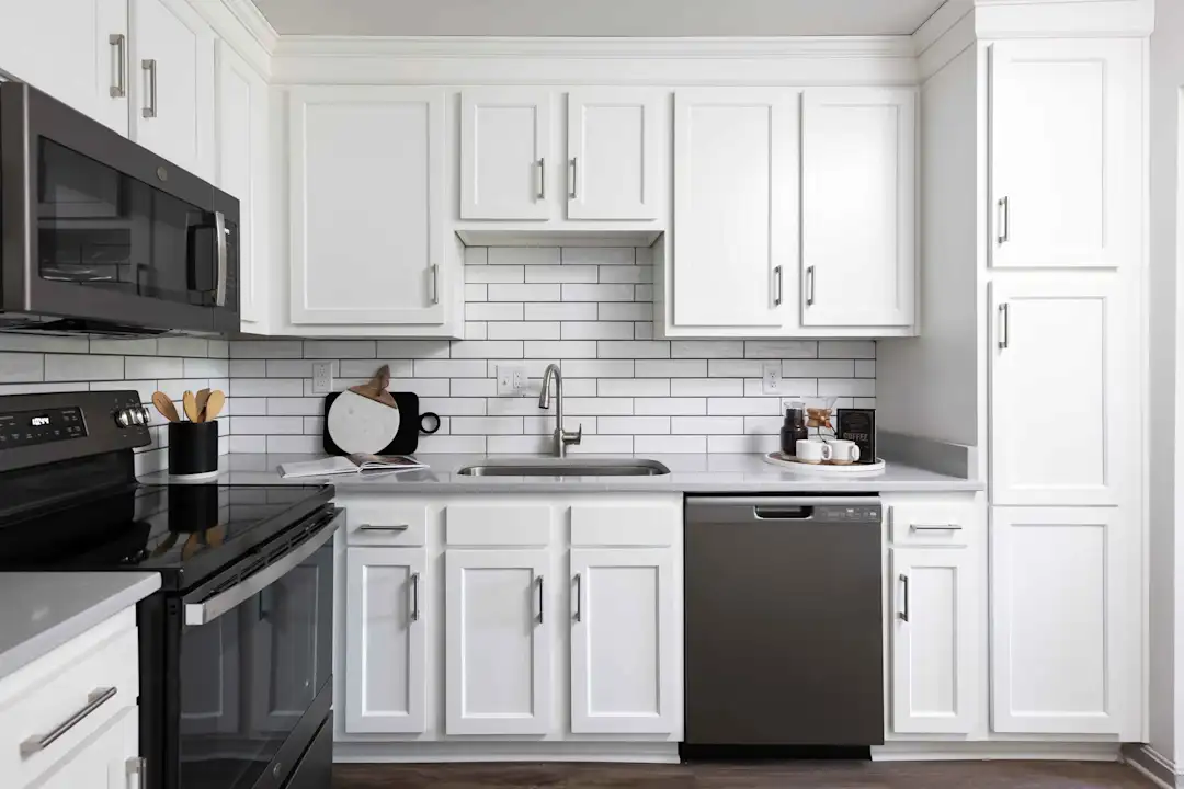 Hurstbourne Grand - Louisville, KY 40222 | ApartmentGuide.com