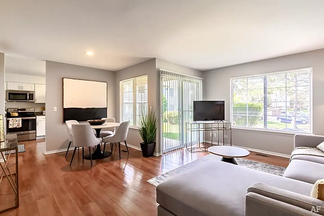 Savannah Trace Apartments - Schaumburg, IL 60193