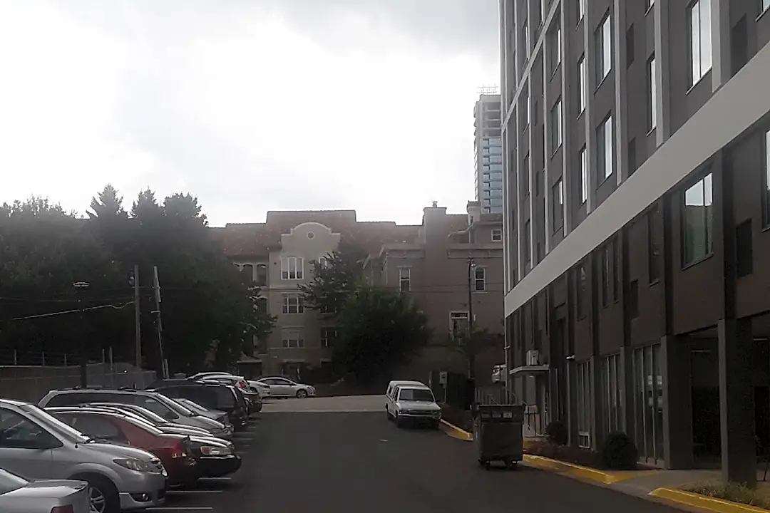 Juniper &amp; Tenth High Rise Apartments - Atlanta, GA 30309