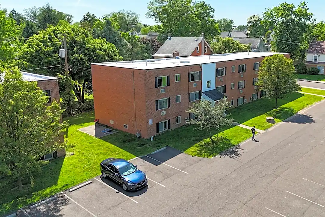 Meadow Brook Apartments