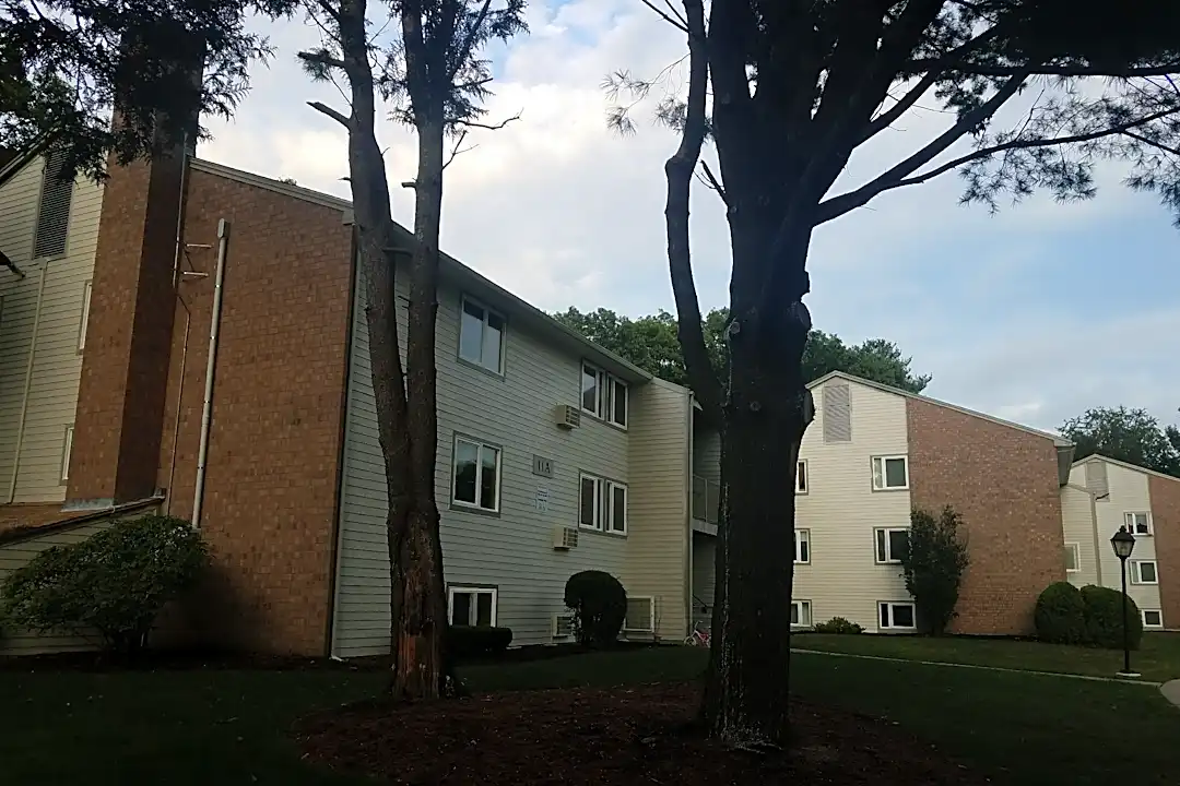 Evergreen Drive - East Providence, RI 02914 | ApartmentGuide.com