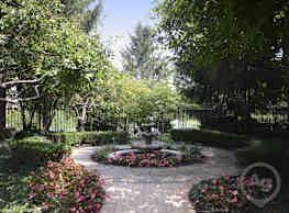 The Gardens Of Canal Court Apartments Indianapolis In 46202