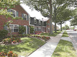 Crown Point Townhomes Apartments Norfolk Va 23502