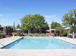 Spain Gardens Apartments In Albuquerque