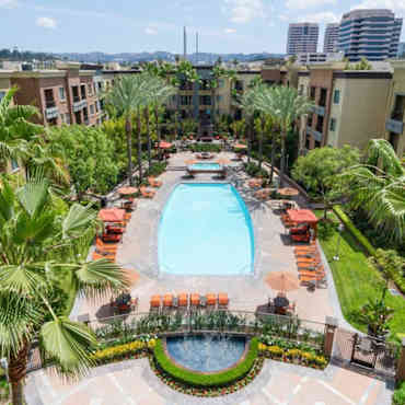 Amli Warner Center Apartments Woodland Hills Ca 91303
