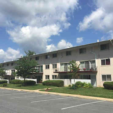Round Hill Apartments Of Chevy Chase Chevy Chase Md 20815