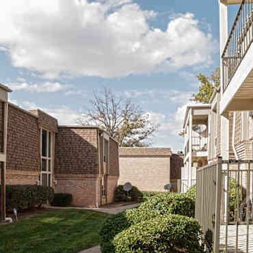 Pear Tree Village Apartments Saint Louis Mo 63074
