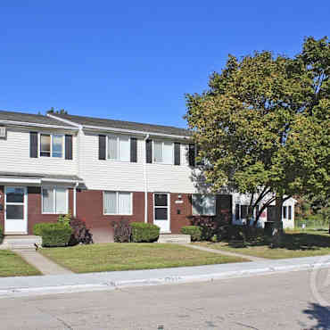 The Courtyards Amp The Springs Apartments Taylor Mi 48180