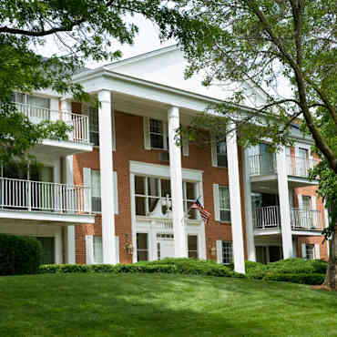 Versailles On The Lakes Schaumburg Apartments Schaumburg