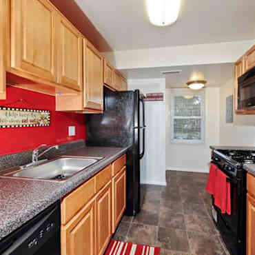 Cedar Gardens Amp Towers Apartments Amp Townhomes Windsor