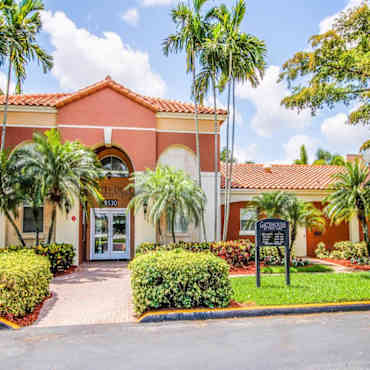 Gatehouse At Pine Lake Apartments Pembroke Pines Fl 33025