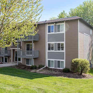 Royalwood Apartments Omaha Ne 68144