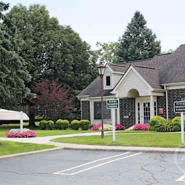 Deerfield Woods Apartments Livonia Mi 48152