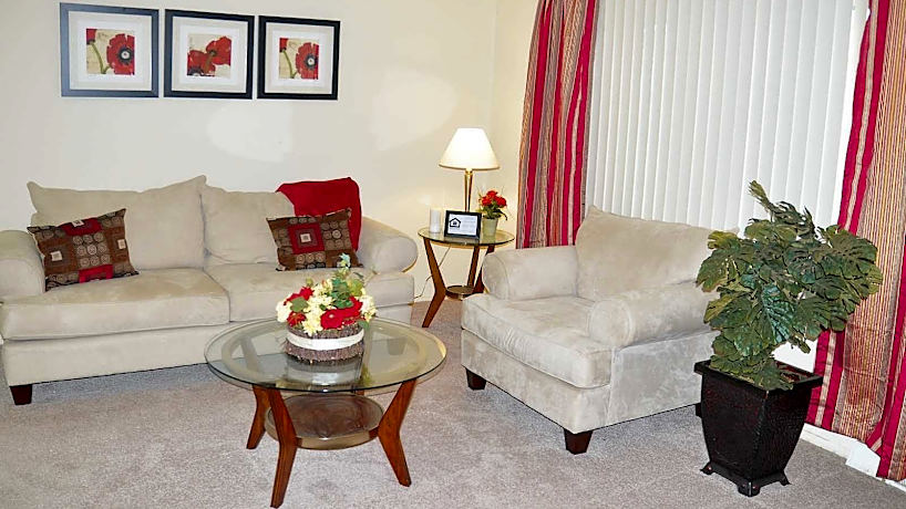 Clarkwood Greens 4761 Walford Road Suite 1 Warrensville Oh Apartments For Rent Rent Com