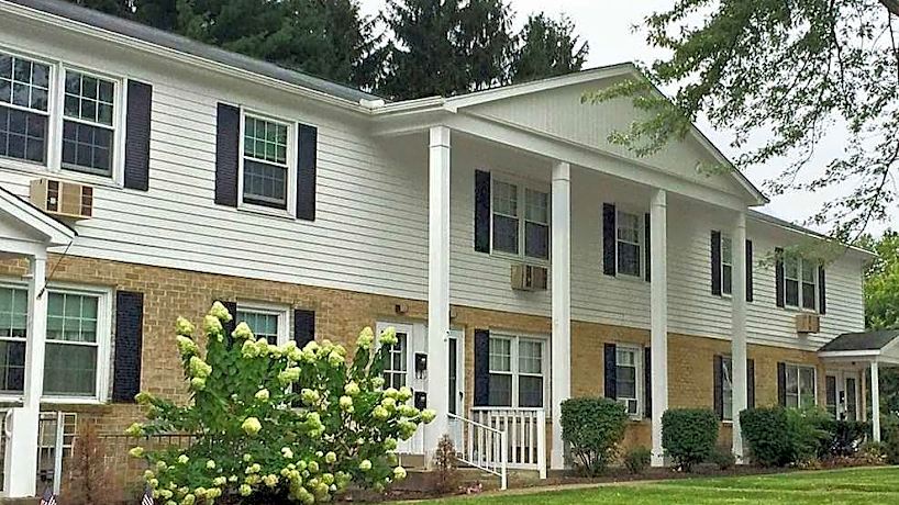 Catalina Apartments 4255 Catalina Lane Harrisburg Pa Apartments For Rent Rent Com