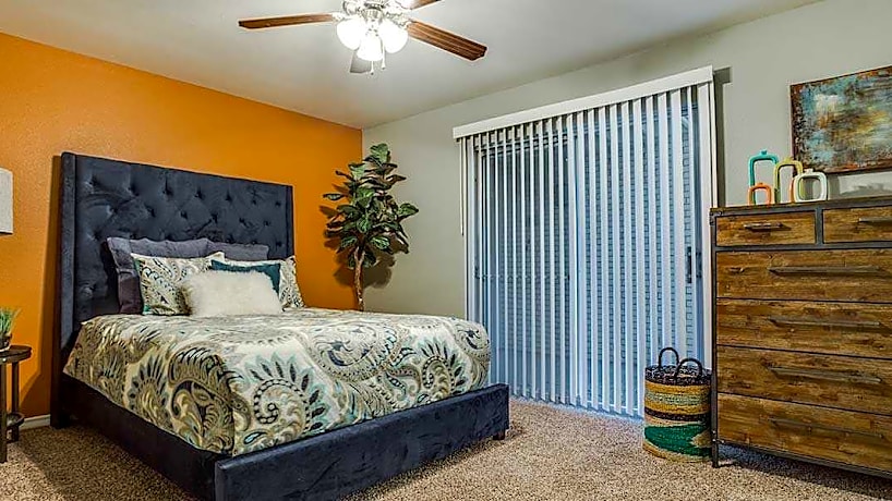 The Muse 3035 W Pentagon Pkwy Dallas Tx Apartments For Rent Rent Com