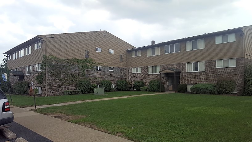 Luna Apartments 7040 Venoy Road 112 Garden City Mi Apartments For Rent Rent Com