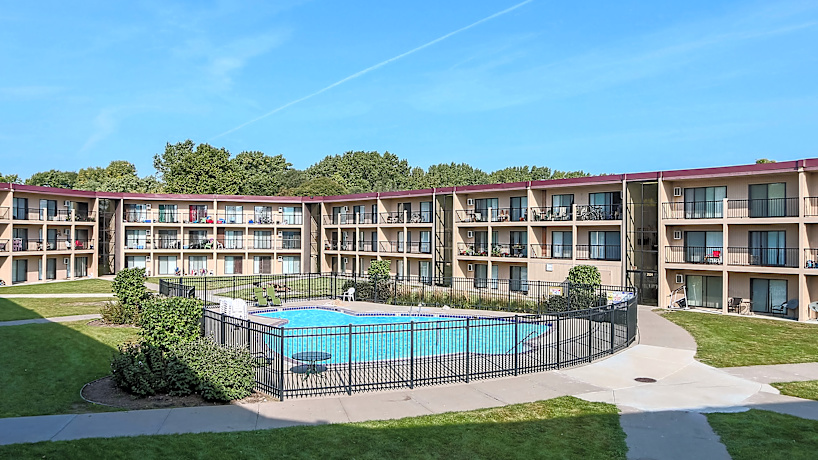Courtyard Apartments - 2524 Hwy 100 South | Saint Louis Park, MN Apartments for Rent | Rent.com