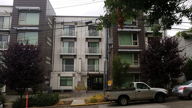 Lavita Apartments 4055 8th Ave Ne Seattle Wa Apartments For Rent Rent Com
