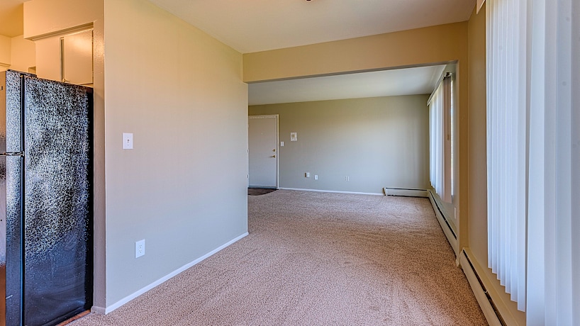 Cherry Hill Village 238 Yorkshire Blvd Dearborn Heights Mi Apartments For Rent Rent Com