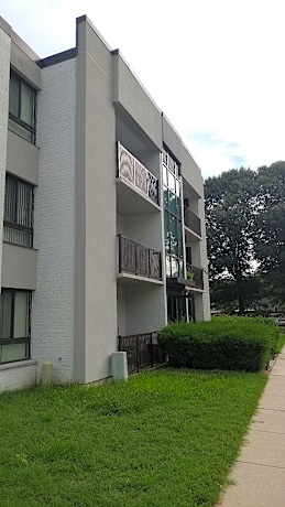 Glenview Gardens Apartments 7987 Nolpark Ct Ste 104 Glen Burnie Md Apartments For Rent Rent Com