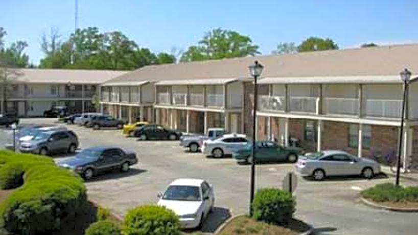 Mark Ii Apartments 2304 W 7th St Hattiesburg Ms Apartments For Rent Rent Com
