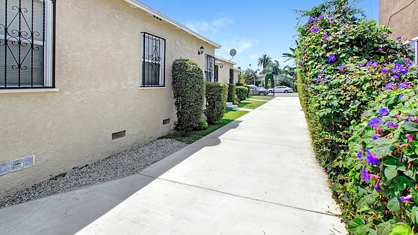 1223 1 2 W 90th Place 1223 1 2 W 90th Place Los Angeles Ca Duplex For Rent Rent Com