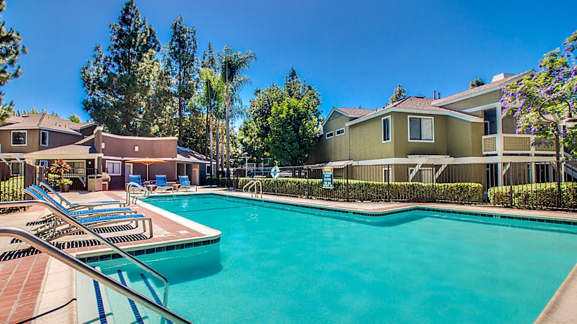 Island Club Apartments 2300 Catalina Cir Oceanside Ca Apartments For Rent Rent Com