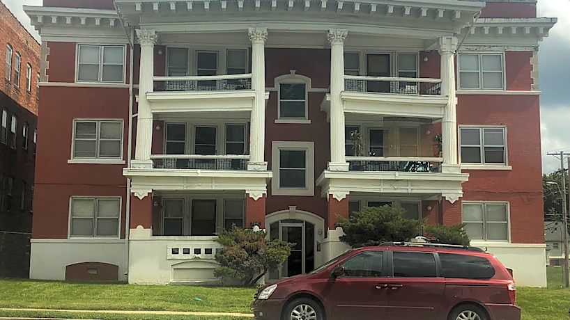 37 East Apartments 3639 3649 Paseo Boulevard Kansas