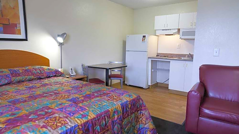 Intown Suites Rufe Snow Rfs 6651 Eagle Crest Drive North Richland Hills Tx Apartments For Rent Rent Com