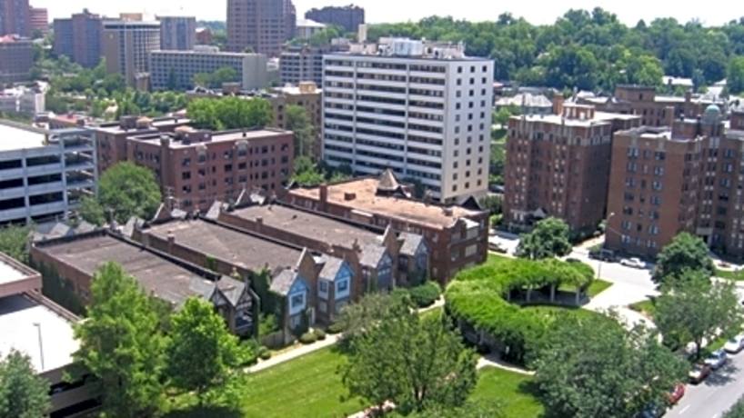 Plaza House Apartments 4712 Roanoke Parkway Kansas