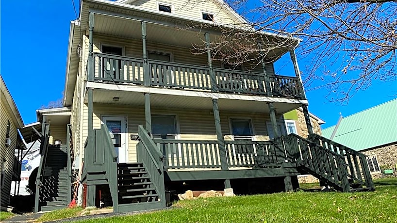 174 Main St C 174 Main St Winsted Ct Houses For Rent Rent Com