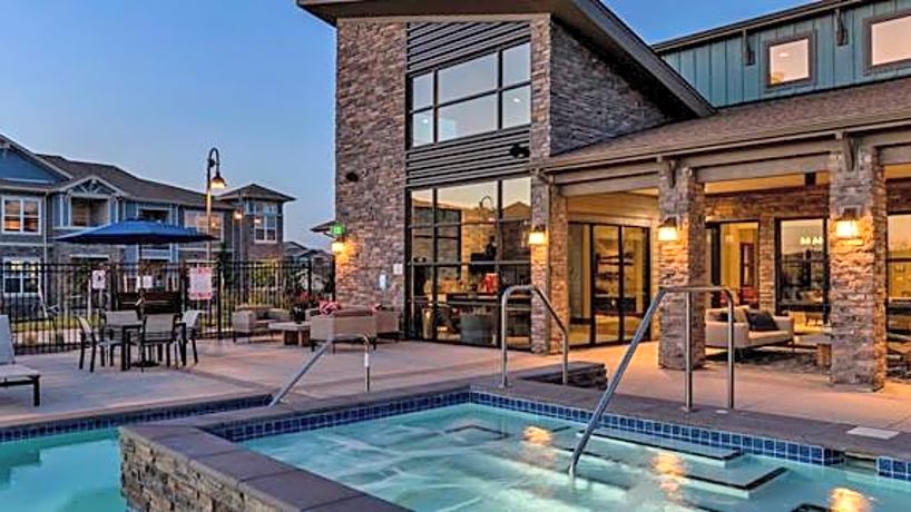 Avalon Southlands is a similar property to 21 Fitzsimons Apartment Homes located in Aurora
