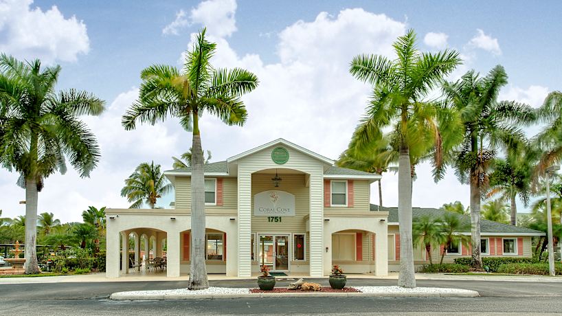 Coral Cove Condominium 1751 Four Mile Cove Pkwy Cape Coral Fl Condo For Rent Rent Com